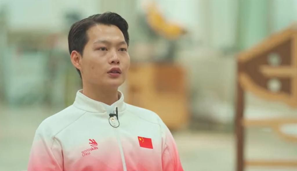 黄波林：坚持“严丝合缝”，雕出世界冠军